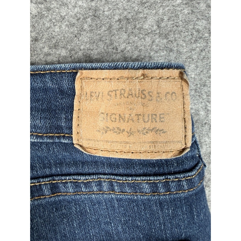 Levi Strauss Signature Women's Jeans Size 10 Mid Rise Straight Blue W30 L28 - Picture 13 of 16
